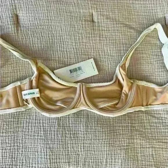 Zulu & Zephyr Swim Bra Cup Top NWT Size 4 Coconut Cream Color Swimming Top - Picture 9 of 9